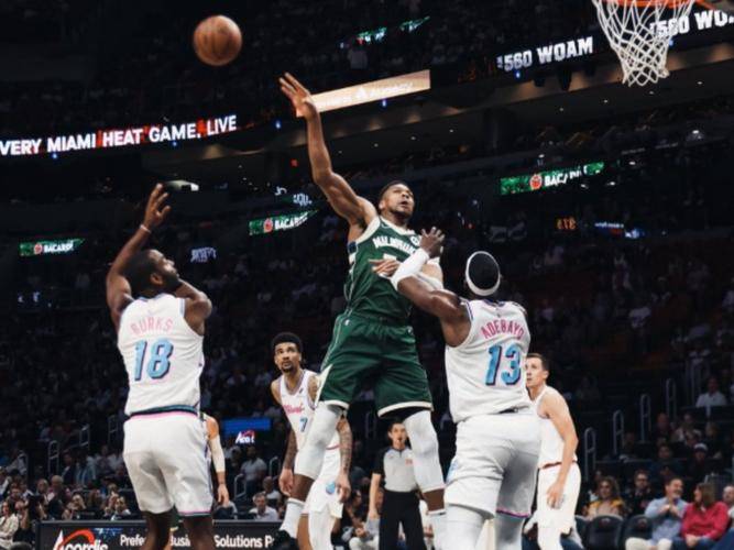 包含雄鹿绝杀热火B队,字母哥关键制胜的词条 包含雄鹿绝杀热火B队,字母哥关键制胜的词条