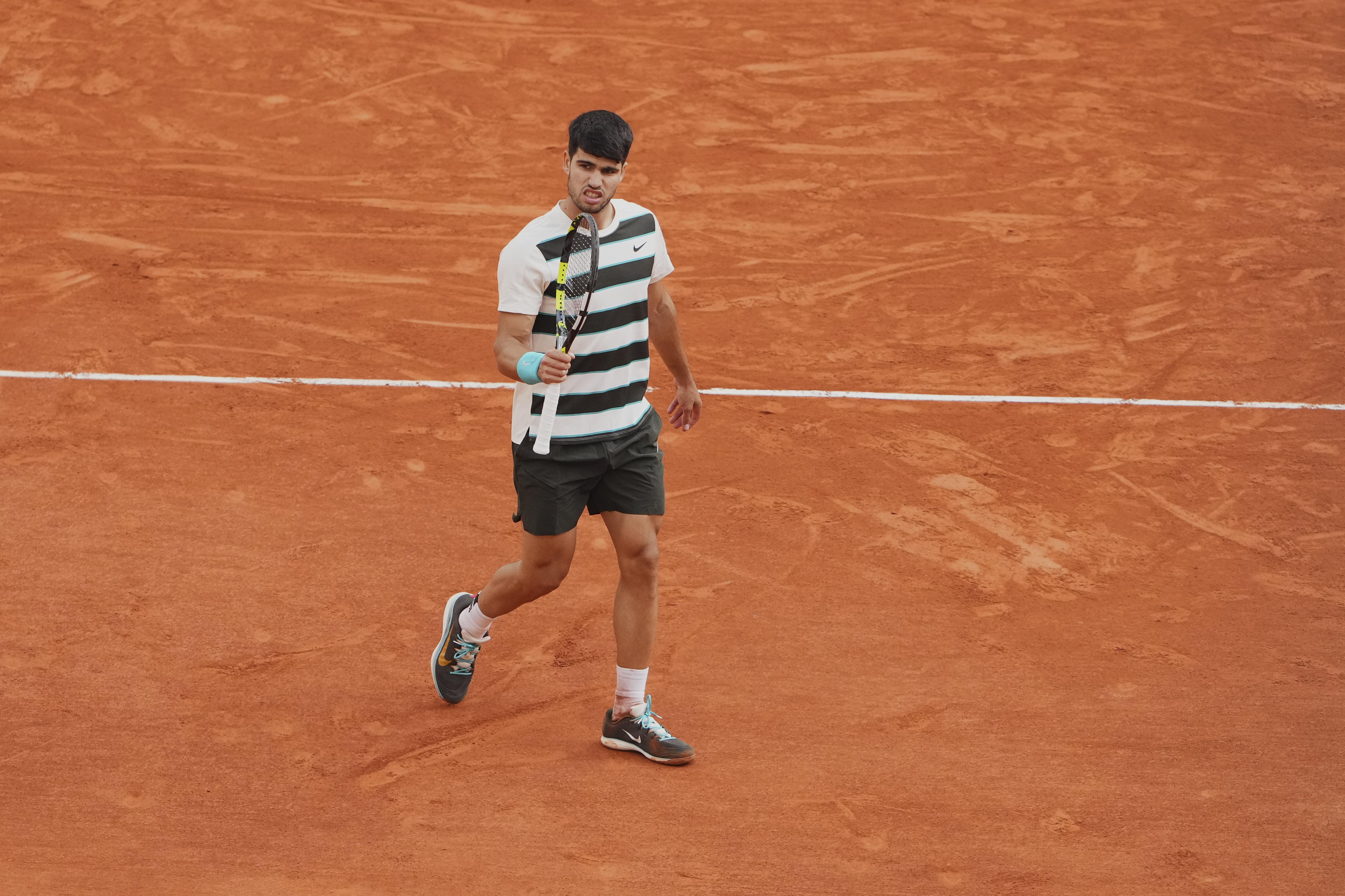 包含德国网球队轻取欧洲网球队，阿尔卡拉斯打破历史纪录的词条