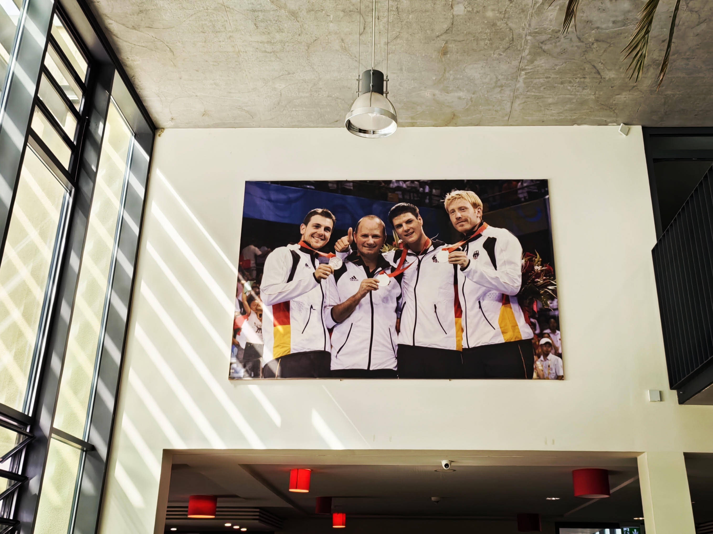 包含英国乒乓球队强势波兰乒乓球队，波尔高光表现的词条