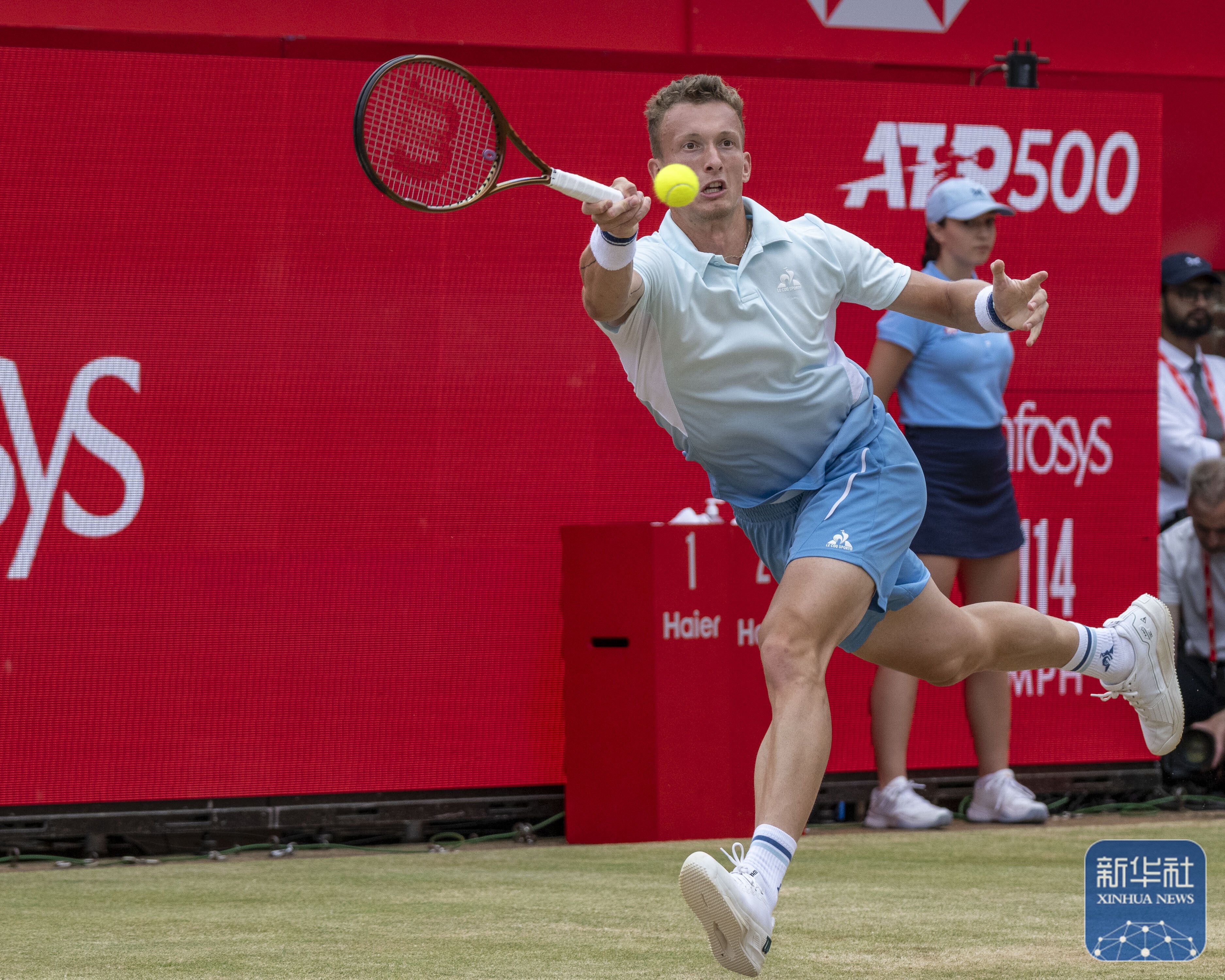 米兰真人-日本网球队鏖战美国网球队，阿尔卡拉斯统治全场的简单介绍