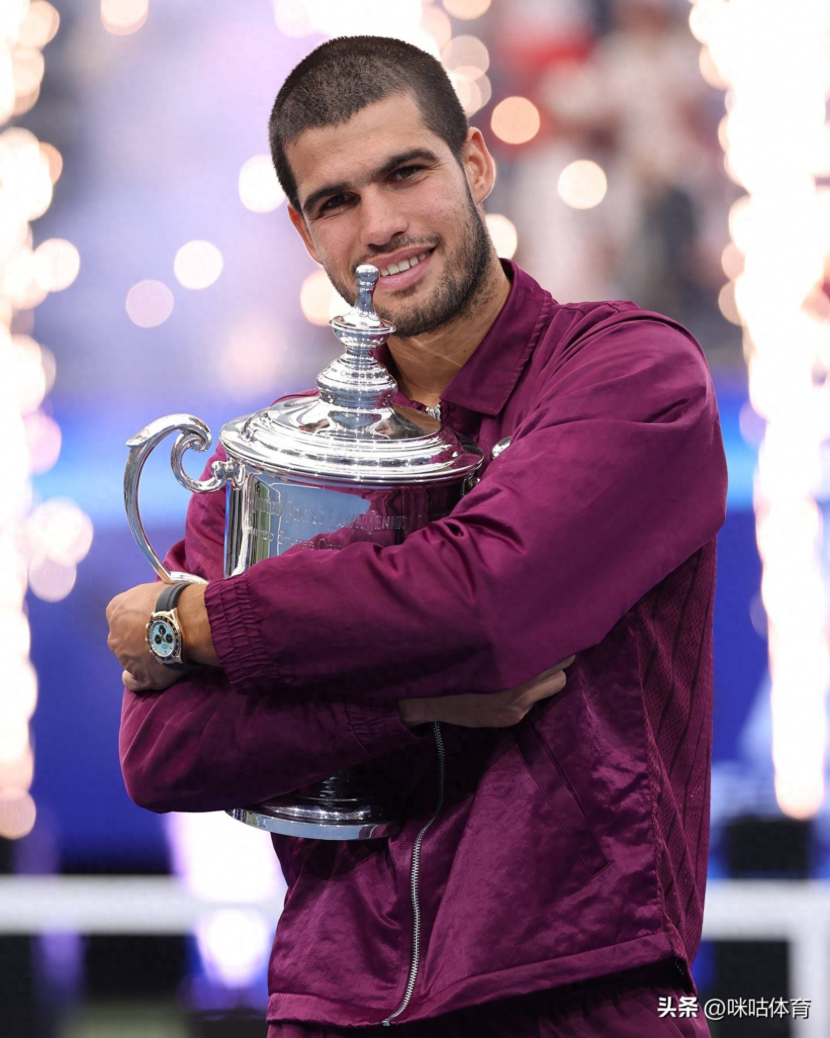 日本网球队鏖战美国网球队，阿尔卡拉斯统治全场的简单介绍