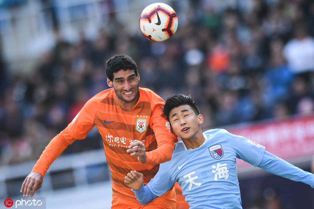 米兰百家乐-蛮不讲理球员遭红牌，成绩受到影响