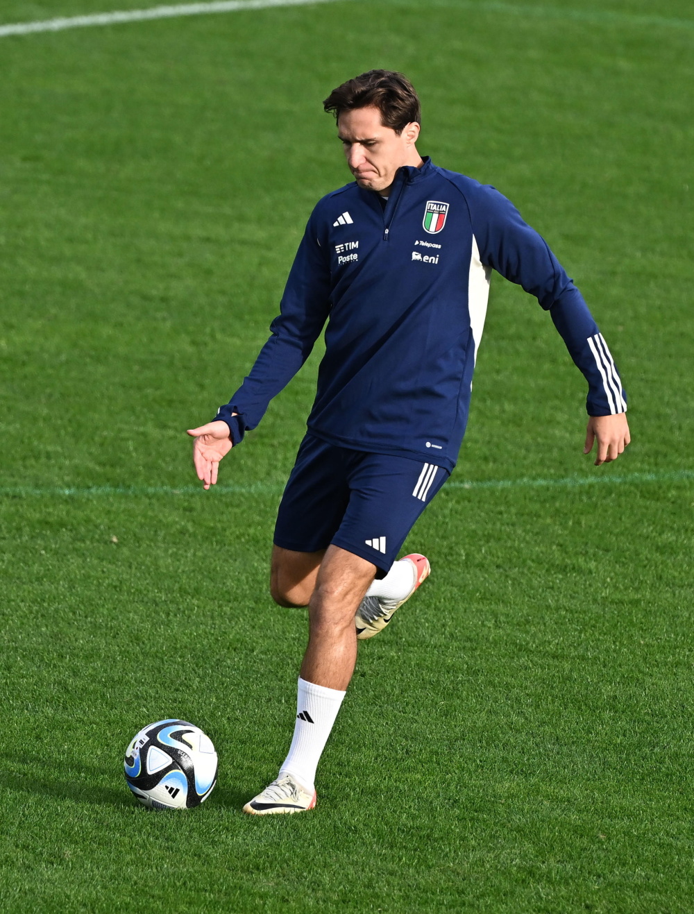 包含意大利战绩斐然，备战重要足球赛事的词条