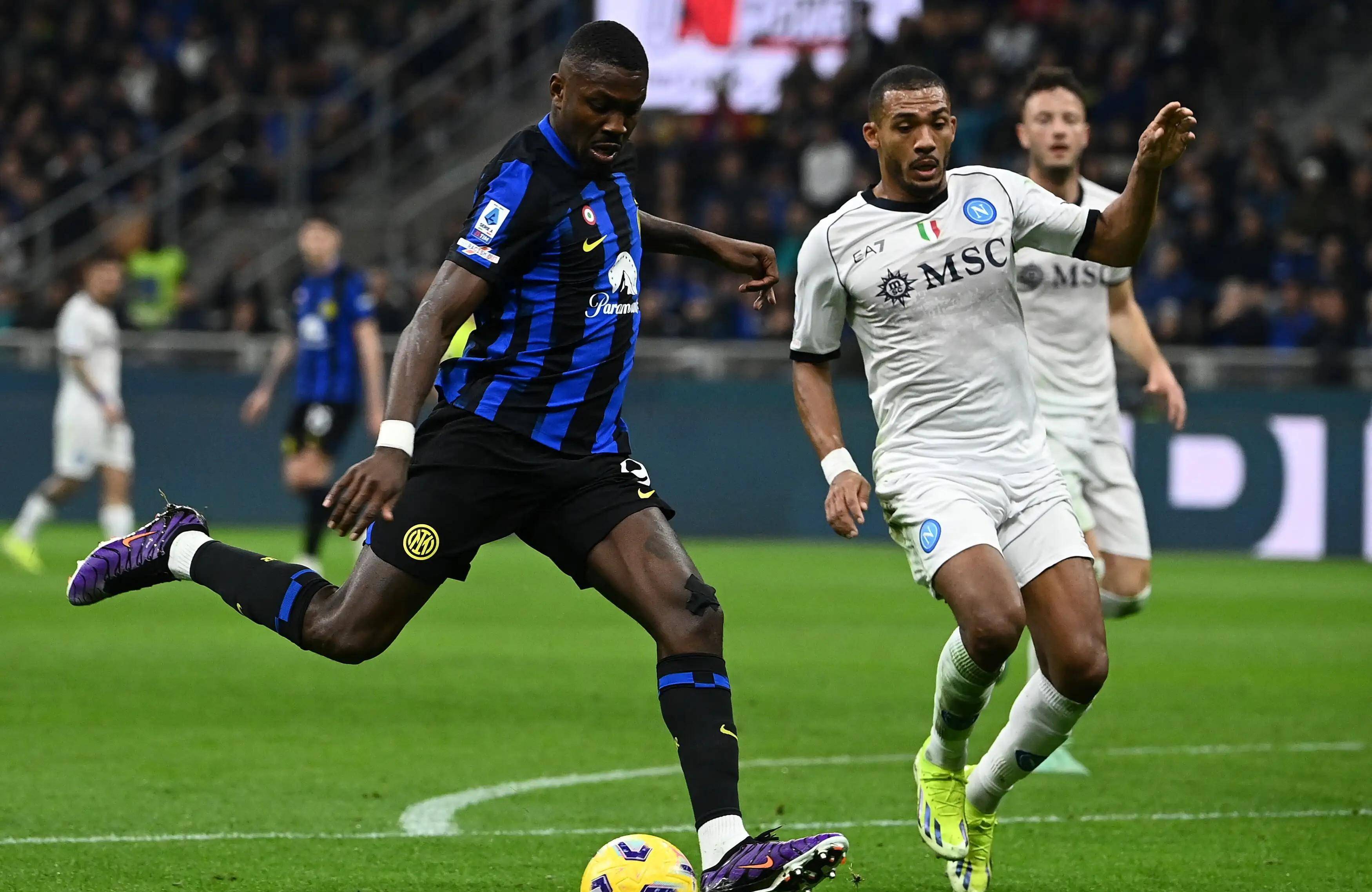 包含米兰前锋进球荒，射门效率待提高的词条