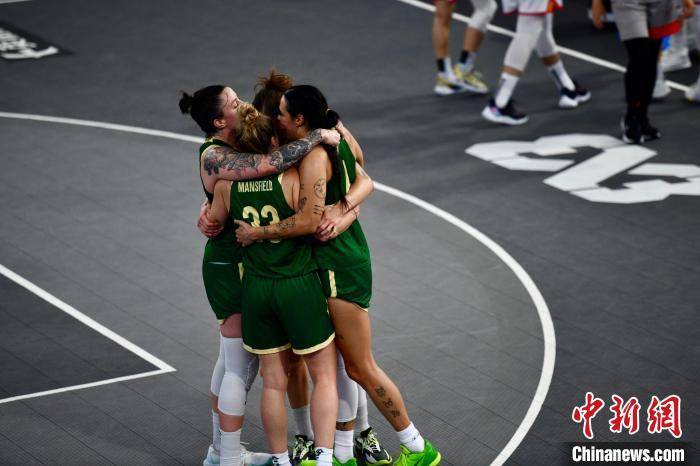 澳大利亚女子篮球队在比赛中取得胜利的简单介绍 澳大利亚女子篮球队在比赛中取得胜利的简单介绍