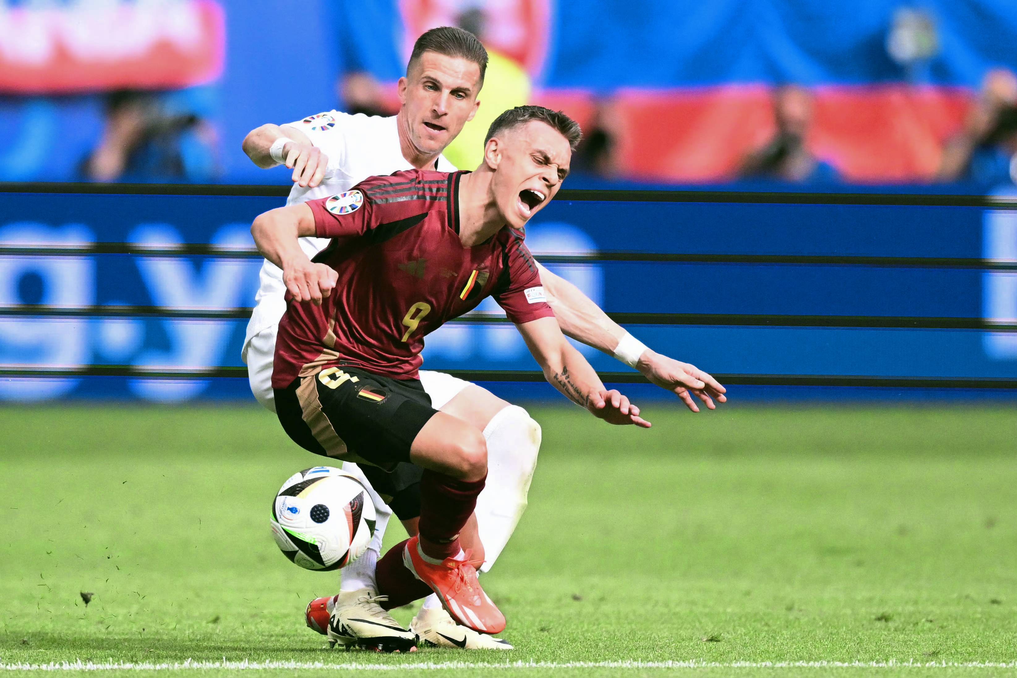 米兰体育官网-包含斯洛伐克队在欧预赛比赛中走出低谷的词条