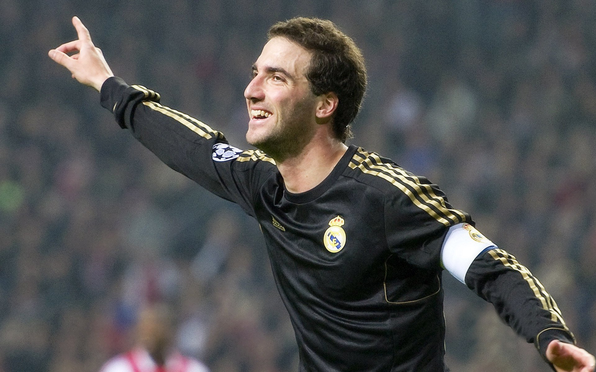 当足球遇见F1，黄喜灿在莱比锡红牛强压下的赛道接管启示录